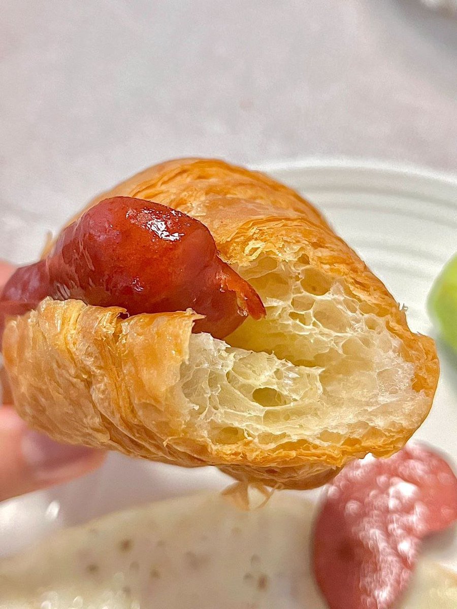 It seems that skipping breakfast in the morning can help you lose weight! But don’t scientists say that breakfast is the most important meal of the day?
🥒🥚🍳🥐🌅🌹 
#Croissants #Monday #egg #Ham #cucumber #nut #foodie #healthy #Life