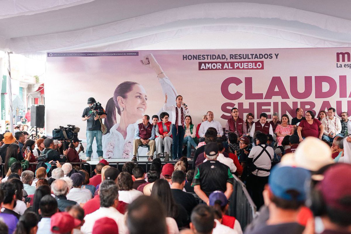 Claudiashein's tweet photo. En Coyoacán mejoramos los espacios públicos con PILARES, el parque lineal Gran Canal, el parque Cantera. No somos lo mismo. Antes querían privatizar y hacer desarrollos inmobiliarios, nosotros hacemos parques públicos. En la Ciudad la ruta es @ClaraBrugadaM. https://t.co/MPHCQUEAaO
