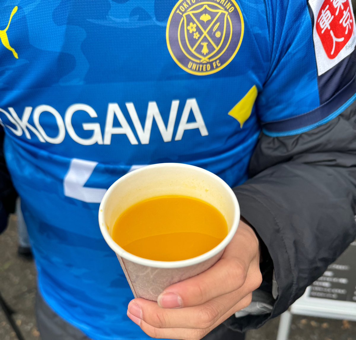 tomofruit's tweet image. 高原直泰選手と
#沖縄SV をサポートする
@EuglenaSpurt 
ユーグレナを配合した栄養たっぷりな
#SPURT パウダーもゼリーもアスリートには必須なアイテムと思っていますが高原選手の姿にSPURTパワーを感じました。
#ホットスムージー を@naitoyoheidesu 
#myno と3社コラボで。美味しくて栄養たっぷり🥭