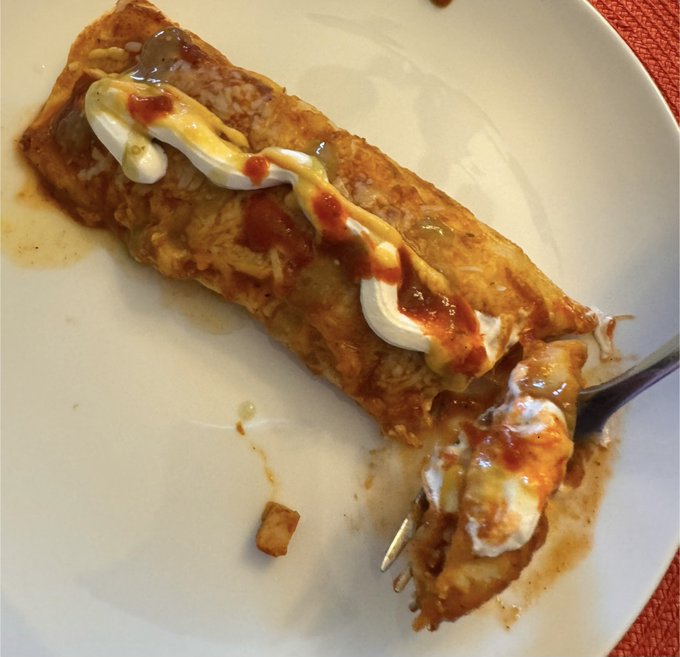 Dry turkey leftovers? Naw, killer turkey enchiladas with @meatsohorny Dark Side and Worth a Squirt Mango<a href="/tag/shoppingsaturday"class="tags"><span>#shoppingsaturday</span></a>