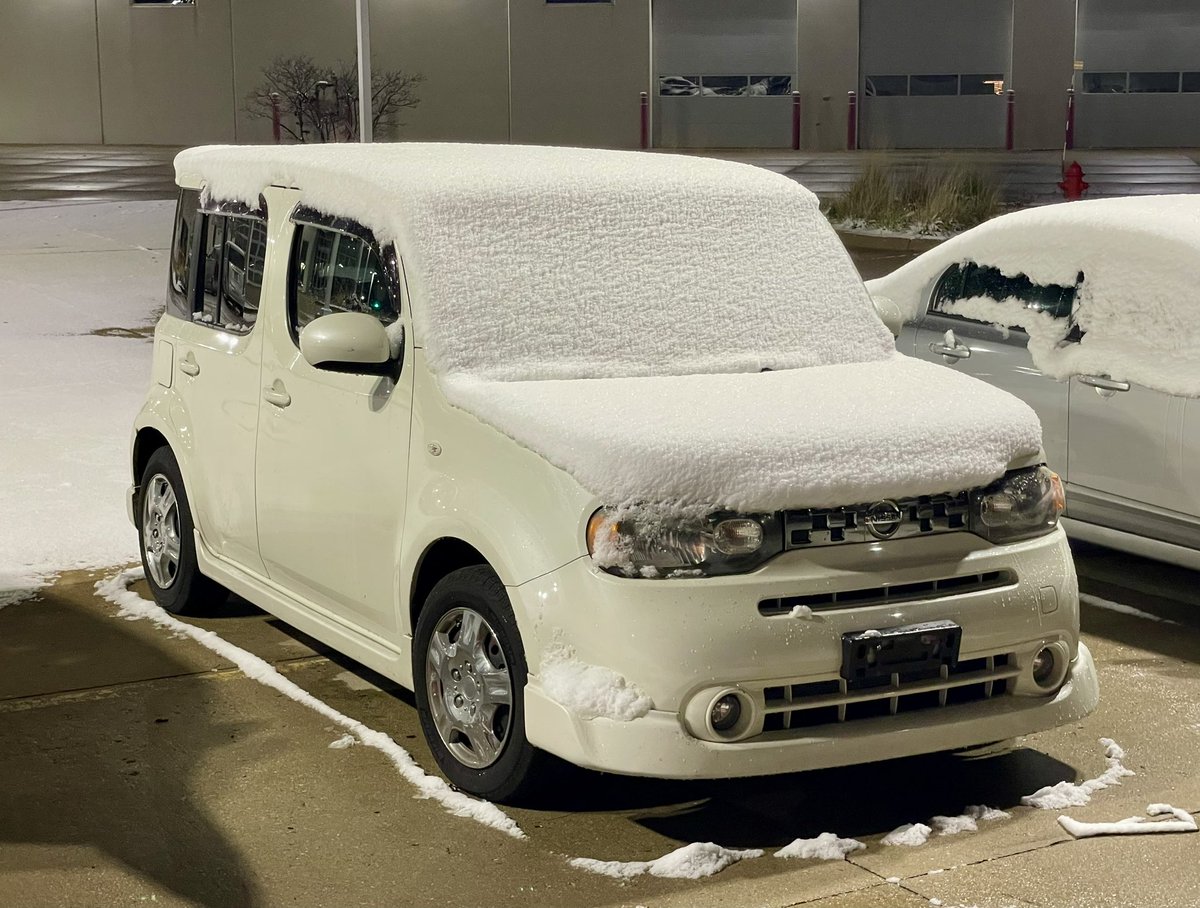 Car_Guy_Tom's tweet photo. Little boxes! #CarSpotter #ScionxB #NissanCube #LittleBoxes https://t.co/JIDhHfZGMN
