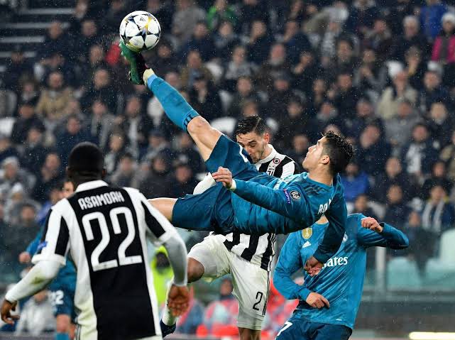TrollFootball's tweet photo. Spot the odd one https://t.co/x9rv9GPjjM
