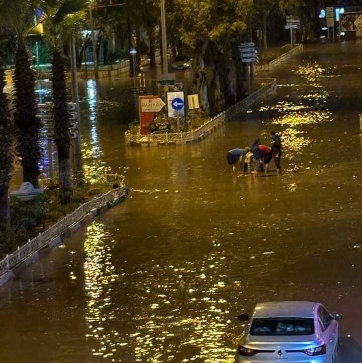 MmeTnc's tweet photo. Sözde Hatay herkesin şahsi meselesiydi! Bu şehirde acının filmini çekmeye çalıştılar, gerçekleri ise görmezden gelmeye! İşte #iskenderun ‘nun son hali. #HatayÖzelAfetBölgesiİlanEdilsin #Hatay #DepremiUnutmaUnutturma #AFAD https://t.co/64YXGU2Fgl
