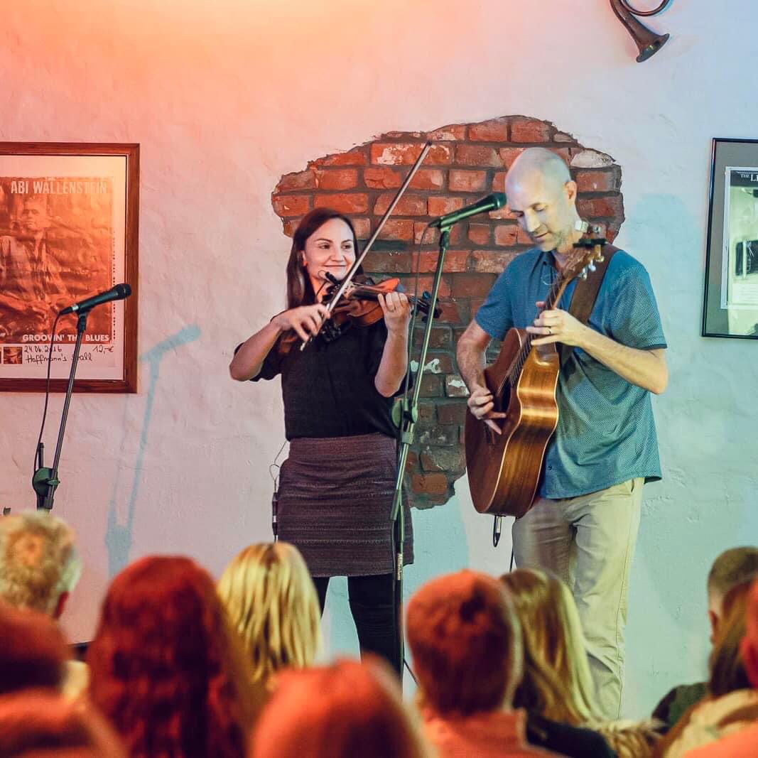 Back in Melbourne!! 
We have our Christmas show at Shotkickers on Friday Dec 8th w/ Phisha opening! ❤️🎉

Tickets selling now at 
events.humanitix.com/tim-mcmillan-r…