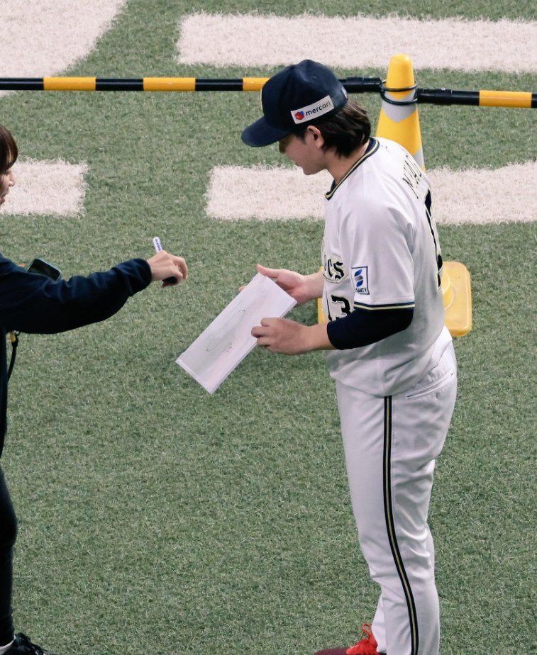 左で打って
右で打って
０点www

#宮城大弥