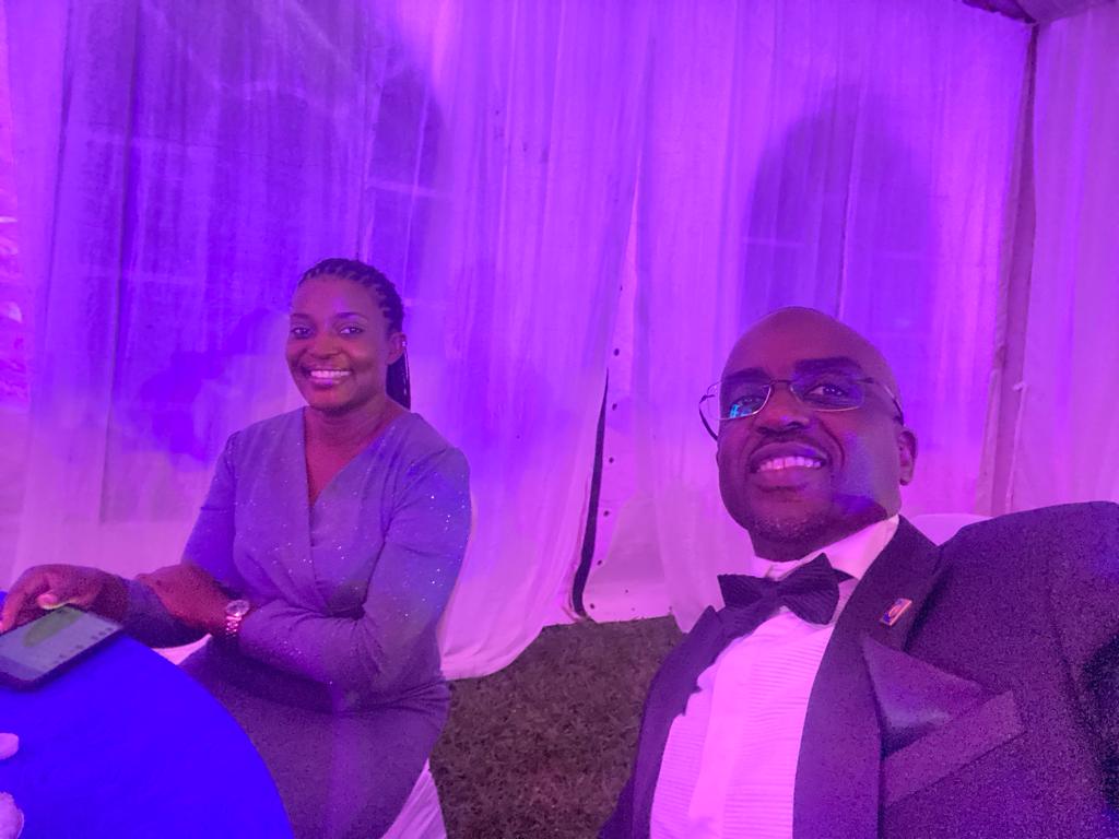 Rotary_Bugolobi's tweet photo. Our Major Donor PP Adrian Rutaroh unveils our upcoming MJ, VP Maggie Matovu, a.k.a. Shola! We are excited!! Giving is contagious!!! #TRFDinner #serviceaboveself #TheMightyClub https://t.co/XTX9GYoPC0