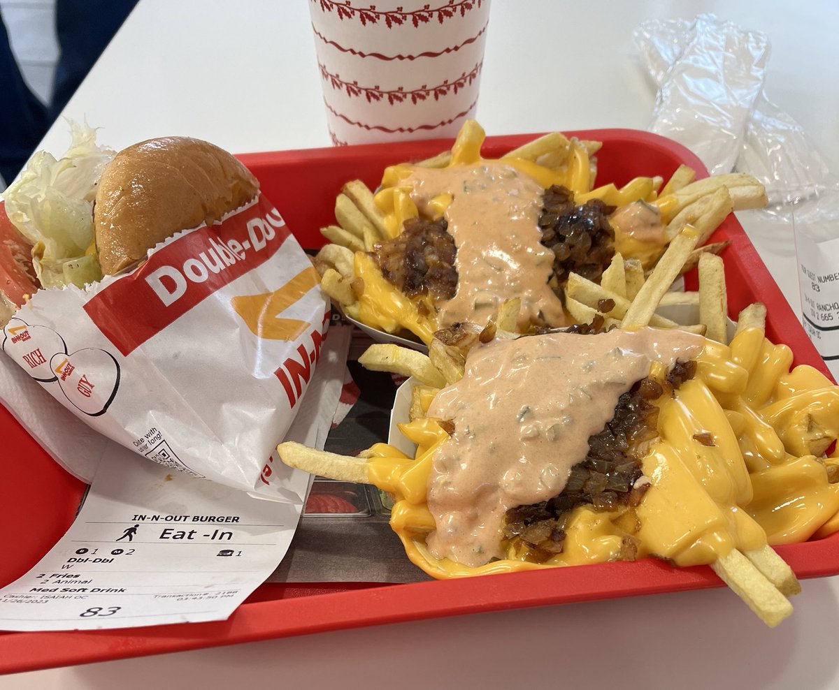 ernie_mourelo's tweet photo. Yes, I ordered two animal style fries. It’s called living your best life.
#whenincalifornia #innout https://t.co/5RbcAVJjCc