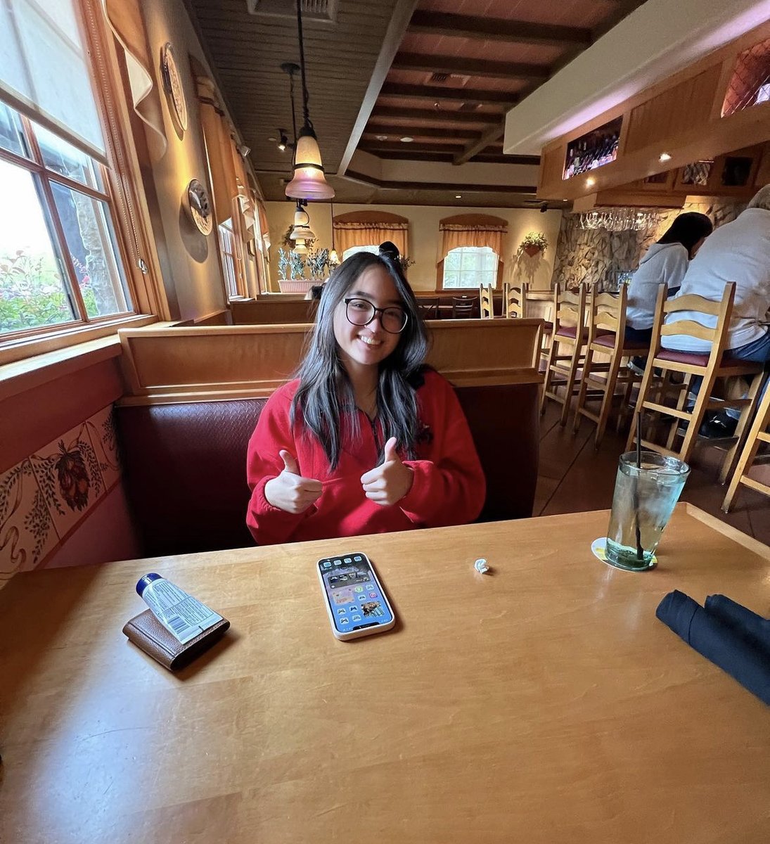 holgado_Masc336's tweet photo. When trying new foods, my cousin, Angeline, is always the first person on my mind to come with me. I asked her what her favorite food is and she said, "Korean barbecue. I just love the meat and the extra side dishes that come with the meal." #MASC336 #TwitterScavengerHunt https://t.co/z2cpQ5A3Qa