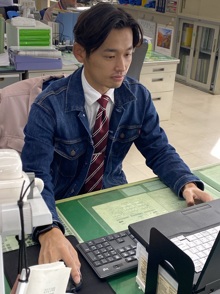 BichuBingoDenim's tweet image. 【デニム着用月間実施中！】
福山市では11月1日のいい藍（11/i）の日から1か月間をデニム着用月間としています。一緒にデニムを着用して盛り上げてくれる企業・団体の皆さんを募集中！

応募方法は下記のURLからご確認ください。
onl.la/qpNr9vg

#福山はデニムの産地
#11月1日はいい藍の日