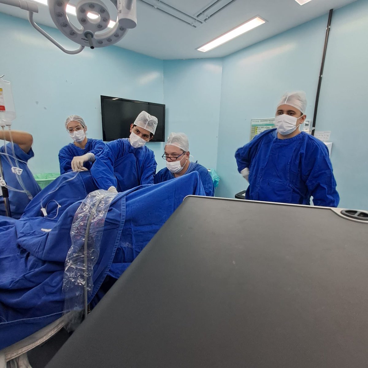 Finishing this week after 19 #HoLEP #ThuFLEP and another LEVEL UP Hands on course on laser enucleation by <a href="/quanta_system/">Quanta Surgery</a> with attendees from Bolivia and Brazil.
    Our true Hands on course is focused in providing real experience in the surgical field with proctor, this way we