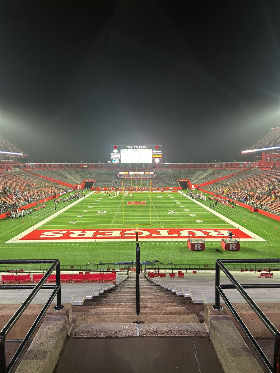 That’s a wrap from Rutgers. Just like that my 14th season covering HS football in South Jersey comes to an end - appreciate everyone following along all year. Looking forward to number 15 in ‘24! 🏈 🏈 🏈