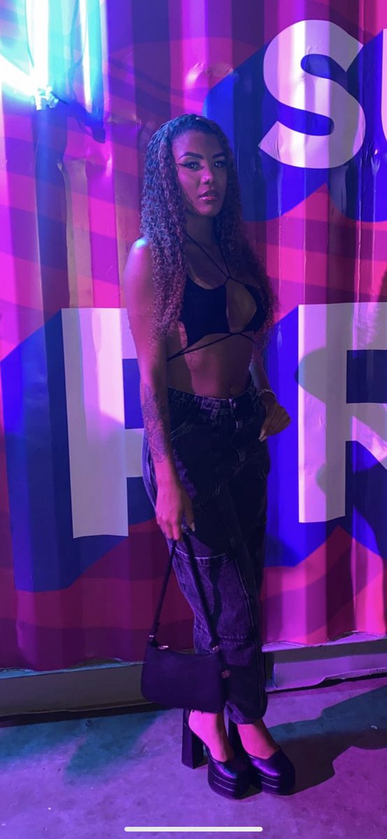 Drica1518's tweet photo. #festaprime 🖤🔥 https://t.co/C5yNhpQZSv