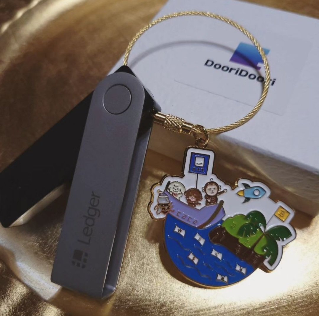 DooriAniJewelry's tweet photo. doorianistyle #못참지후렌드 #Nanoledger #holder
Cute & meaningful
Pics by 비트황제
#oodt #hotitem #fashiontrends
#trend #Dooridoori #fred #프레드
#dooriani #Doorinati
#cryptojewlry #influencer #emotionalpic #bitcoin #global
#재테크 #부동산
#jewelry #accessories https://t.co/86q6oRDjiS