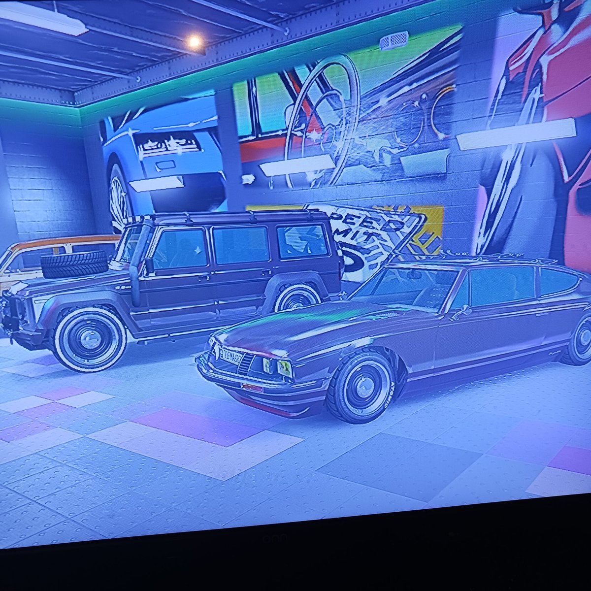 michael81444664's tweet photo. Wanna thank @AmosLeach4  for passing the cars and old friend @ydidyoutrie  as creator of awesome rides https://t.co/NHaYDhzG8p