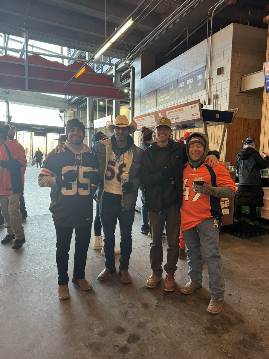 CruzTijerina's tweet photo. Rough one for the dawgs @Browns https://t.co/OsyiqIfpD5