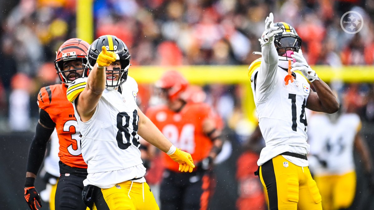 steelers's tweet photo. 421. TOTAL. OFFENSIVE. YARDS. https://t.co/TA0f0a3TrE