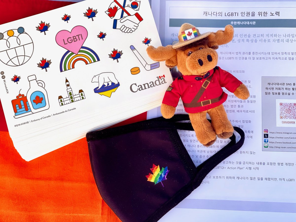 CanEmbKorea's tweet photo. We were thrilled to join 🏳️‍🌈 @GNQCF this year! These events are essential to ensure that the #LGBTIQ2 community in 🇰🇷 is seen, that your voices and aspirations are heard. 🇨🇦 will continue to stand up for the #HumanRights of LGBTIQ2 people globally. #LoveisLove https://t.co/k13Yr0vLp9