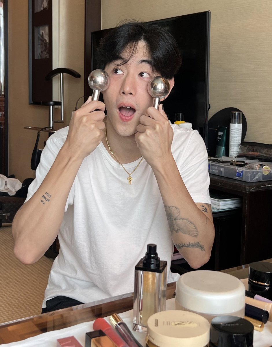 miniandmt's tweet photo. สวัสดียามเช้าค่ะที่รัก

WE LOVE YOU MARK TUAN
#FallinEP #Fallin #YourWorld
#MarkTuan @marktuan https://t.co/yaHmQJ9Gl3