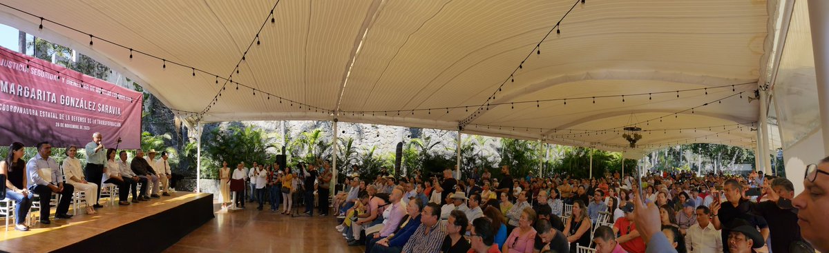 JuanSalgadoBrit's tweet photo. Nos reunimos con nuestra Amiga @margarita_gs, Precandidata única a Gobernadora, y expresarle junto con nuestras Estructuras total apoyo para trabajar por la Justicia, Seguridad y Bienestar de #Morelos y l@s Morelenses.

*Mensaje dirigido para militantes y simpatizantes de Morena* https://t.co/DsBeFTX0y0
