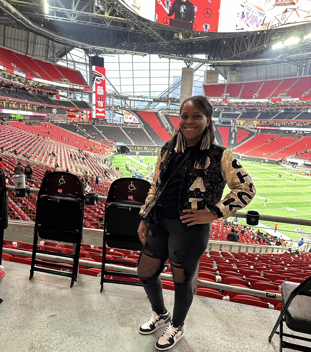 nykebawalker's tweet photo. My black and gold winning weekend did not go as planned. It was a rivalry weekend, with GSU playing SU and the Saints playing the Falcons. Both of my teams lost, but my team can’t lose. #GramFam
#WhoDatNation #Deltas #linesisters https://t.co/ZQppz6MZhi