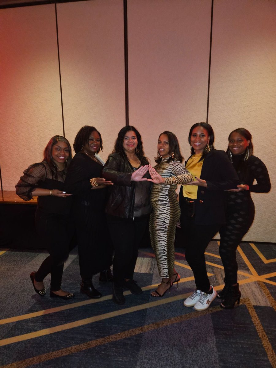 nykebawalker's tweet photo. My black and gold winning weekend did not go as planned. It was a rivalry weekend, with GSU playing SU and the Saints playing the Falcons. Both of my teams lost, but my team can’t lose. #GramFam
#WhoDatNation #Deltas #linesisters https://t.co/ZQppz6MZhi