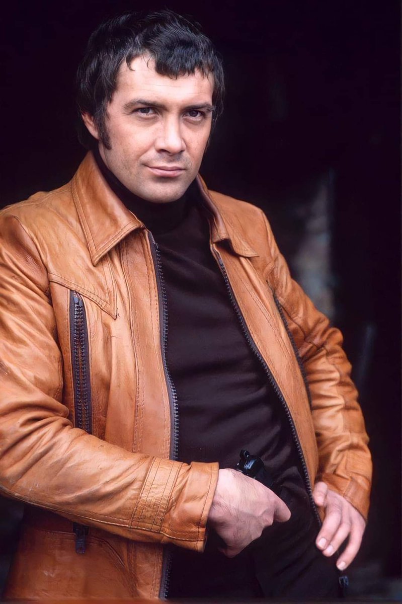 Remembering the Legendary Lewis Collins who passed away 10 years ago today. God bless you Lewis 😇🙏