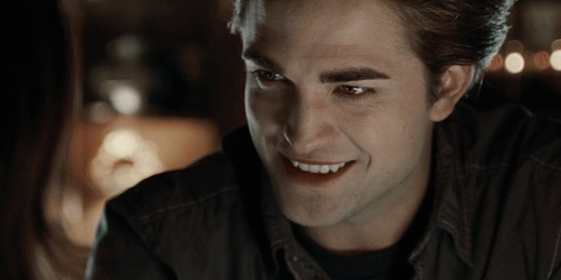 filespattinson's tweet photo. robert pattinson as edward cullen in twilight, 2008 https://t.co/6yK04Ey7bv