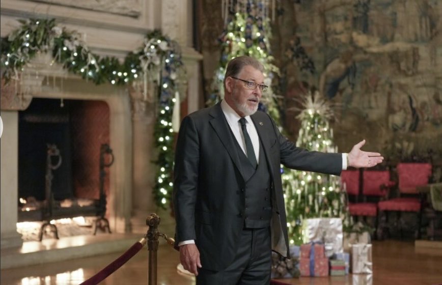 RobertPicardo's tweet photo. My friend ⁦@jonathansfrakes⁩ is in #ABiltmoreChristmas tonight on ⁦@hallmarkchannel⁩ . I like him much better than the other ⁦@StarTrek⁩ actor who also appears in this delightful new Christmas movie. https://t.co/BtlEUGhepI