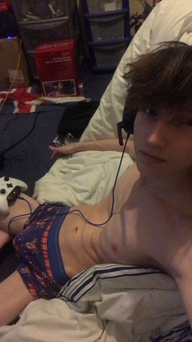 twinkyboy05's tweet photo. The Christmas underwear is actually valid this time https://t.co/uqJDJYhvge