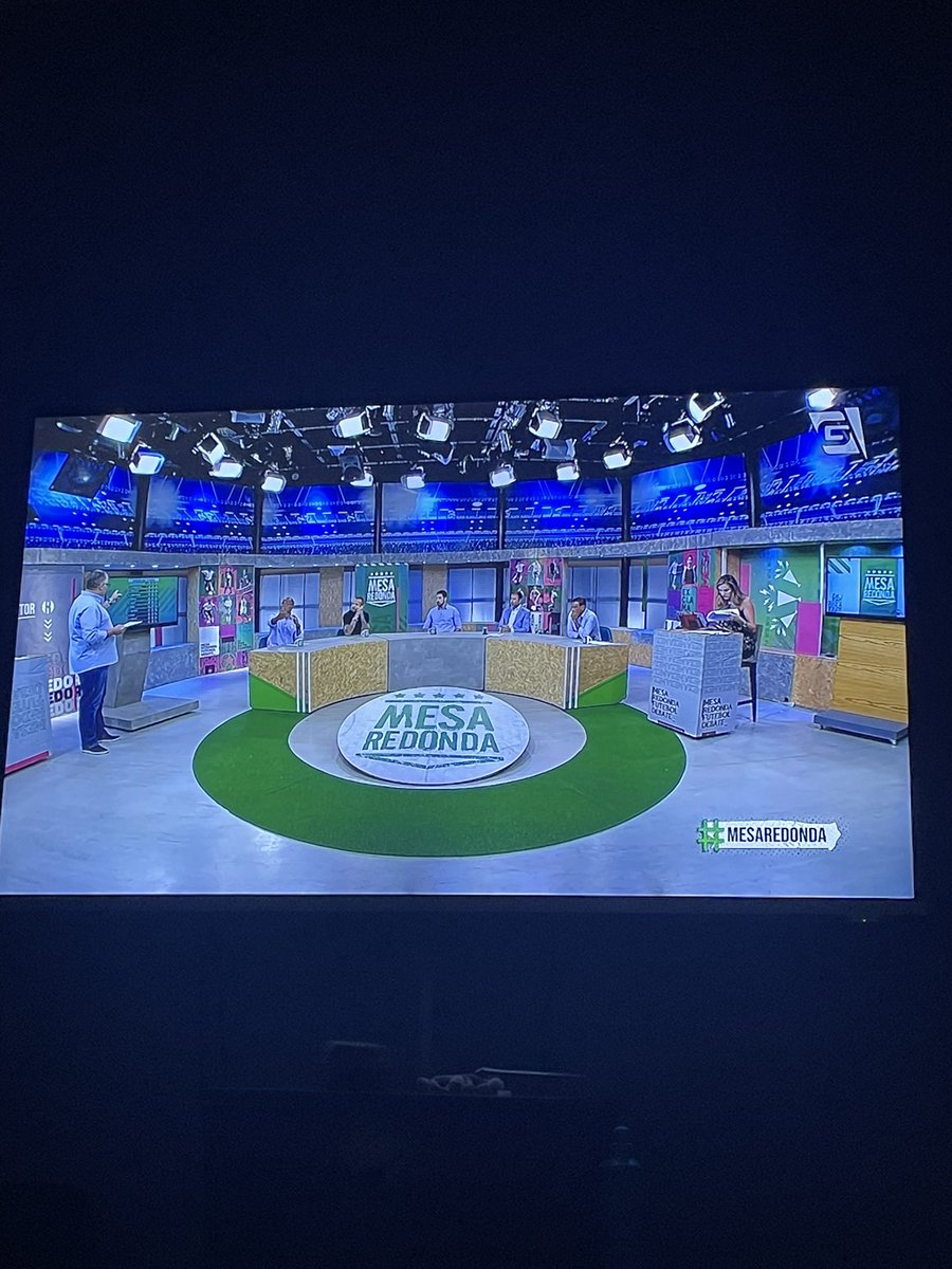 Augusto Melo no Mesa Redonda! 

Pessoal da gazeta sempre representando!!!

#mesaredonda