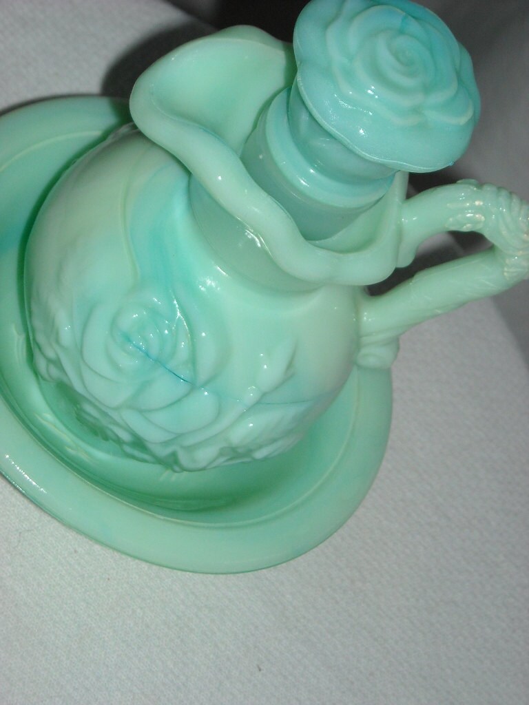 sweetcindyluwho's tweet photo. #vintage #slagglass #Avon decanter circa #1970s #etsy #etsyshop #etsyseller #sweetcindylouwho https://t.co/1r3JSdBox3