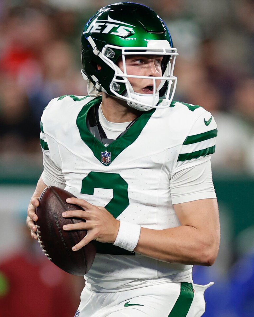 Only one QB has beaten the #Eagles this year: