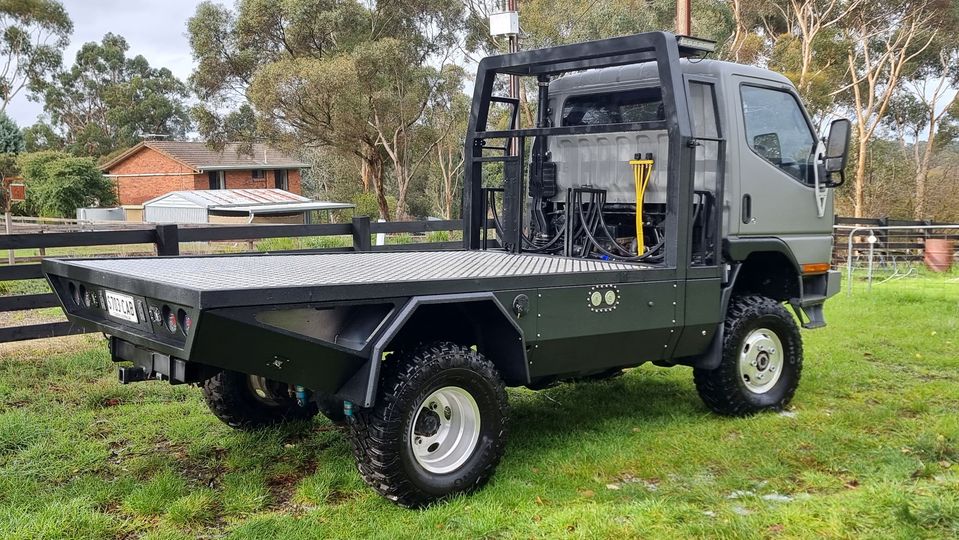 📣Shout out to @the_happy_canter

"Raptor coated Canter, both tray and cab painted with 2.0mm HVLP and thinned 15%. It is an awesome product, and I achieved a good finish!"