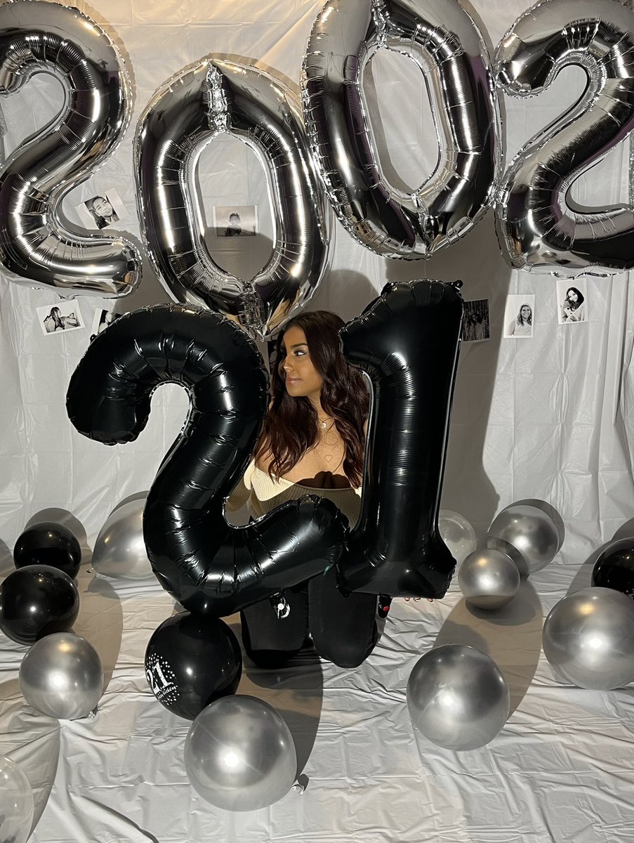kymbryf's tweet photo. 21 be good to me 🥂💖🎉 #happybirthday2me https://t.co/vOQJ208vOV