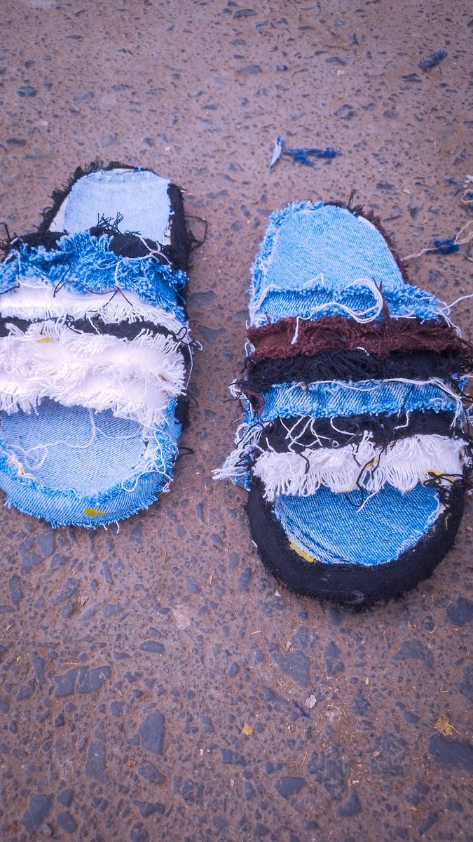 ArtPatchwork's tweet photo. Introducing our stylish denim slides.perfect for everyday wear,looks great with any denim outfit 
Selling it @1300 bob only
Contact us through 0774448356 https://t.co/jwXLSwVVpH