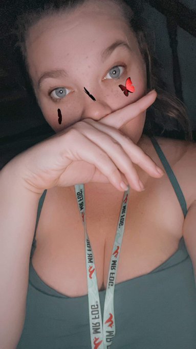 It&rsquo;s relapse hour. Time to send. I wanna see my cashapp match my followers by the time I wake up.  Findom