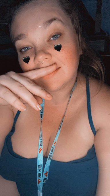 It&rsquo;s relapse hour. Time to send. I wanna see my cashapp match my followers by the time I wake up.  Findom