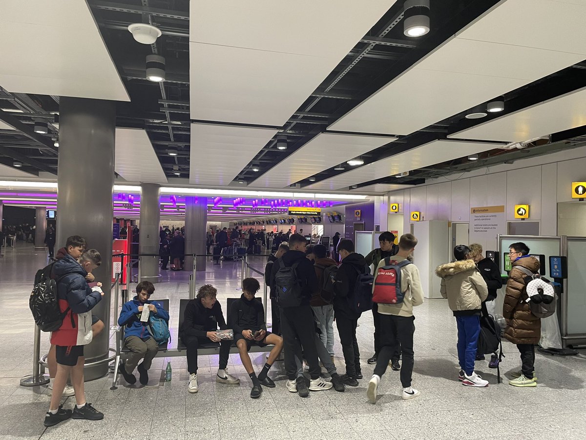 Dan Roberts tweet media