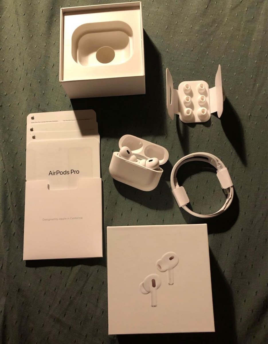 podtechph's tweet image. ✨ Latest Airpods Pro Gen 2 ✨ for only 1,700php (GET YOURS NOW)

✔️ complete accessories 
✔️ sealed &amp;amp; brandnew

💌 dm us for inquiries 
📦 we ship nationwide via j&amp;amp;t express