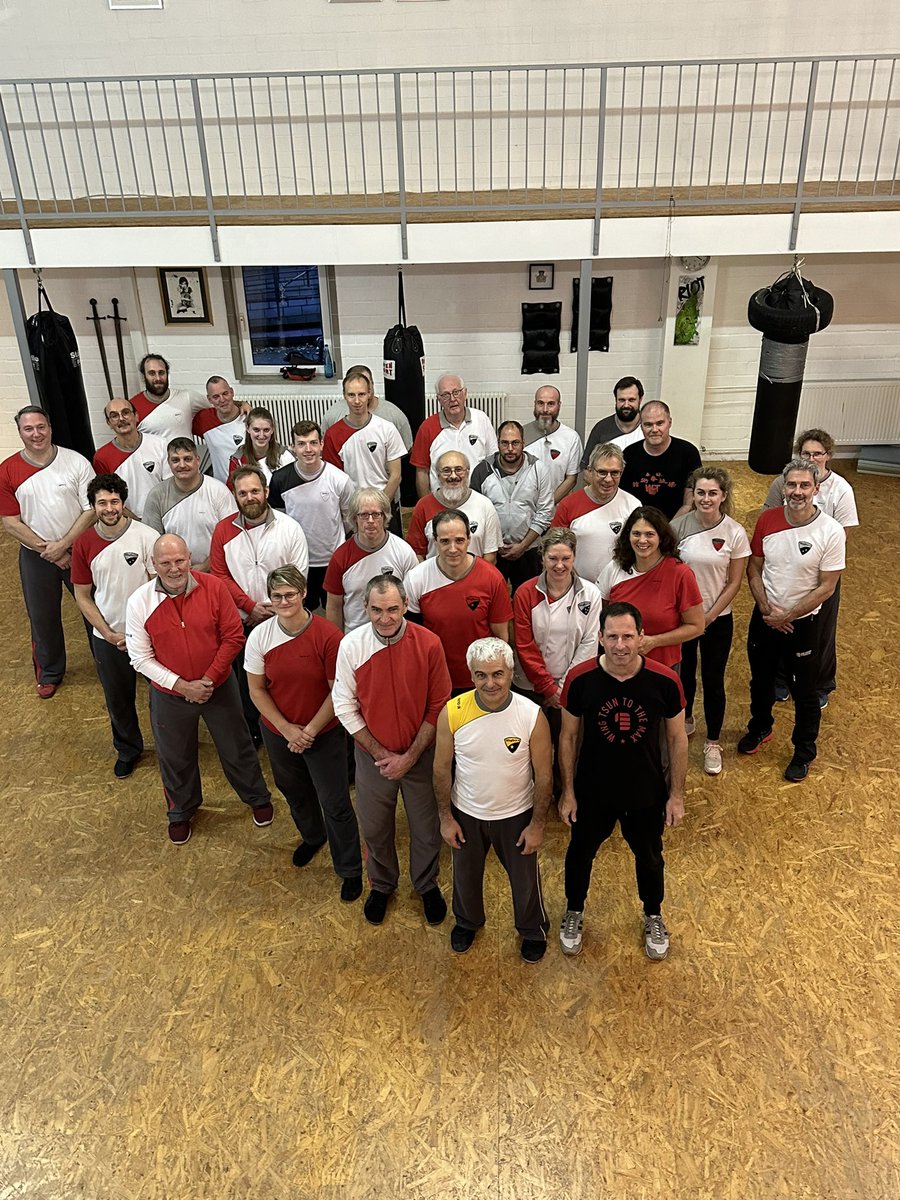 GiuseppeWT's tweet photo. Die gestrige WingTsun HG-Spezial Klasse in Neuss bei Sifu Stefan Fiege hat viel Freude gemacht. Herzlichen Dank allen Teilnehmern für die tolle Stimmung. Und vielen herzlichen Glückwunsch allen Prüflinge. Das war mein letzter WingTsun LG in Deutschland für dieses Jahr. Es war ein sehr intensives Jahr. Vielen herzlichen Dank an Euch alle, es war eine grosse Freude👍👍👍🙂☀️🙏