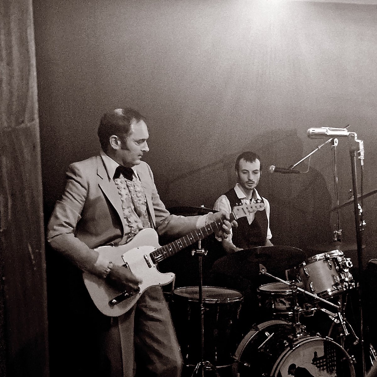 Merci aux amis et au public (très) chaleureux hier soir, d’être venu nous voir à Bar L'Autruche - Brasserie du Bec…