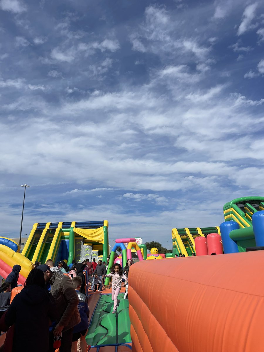 jonjonjohnston's tweet photo. #funbox #bouncehouse #bounce #slide #sliding #bouncepark #ninjawall #climbing https://t.co/7XuKCSupKO