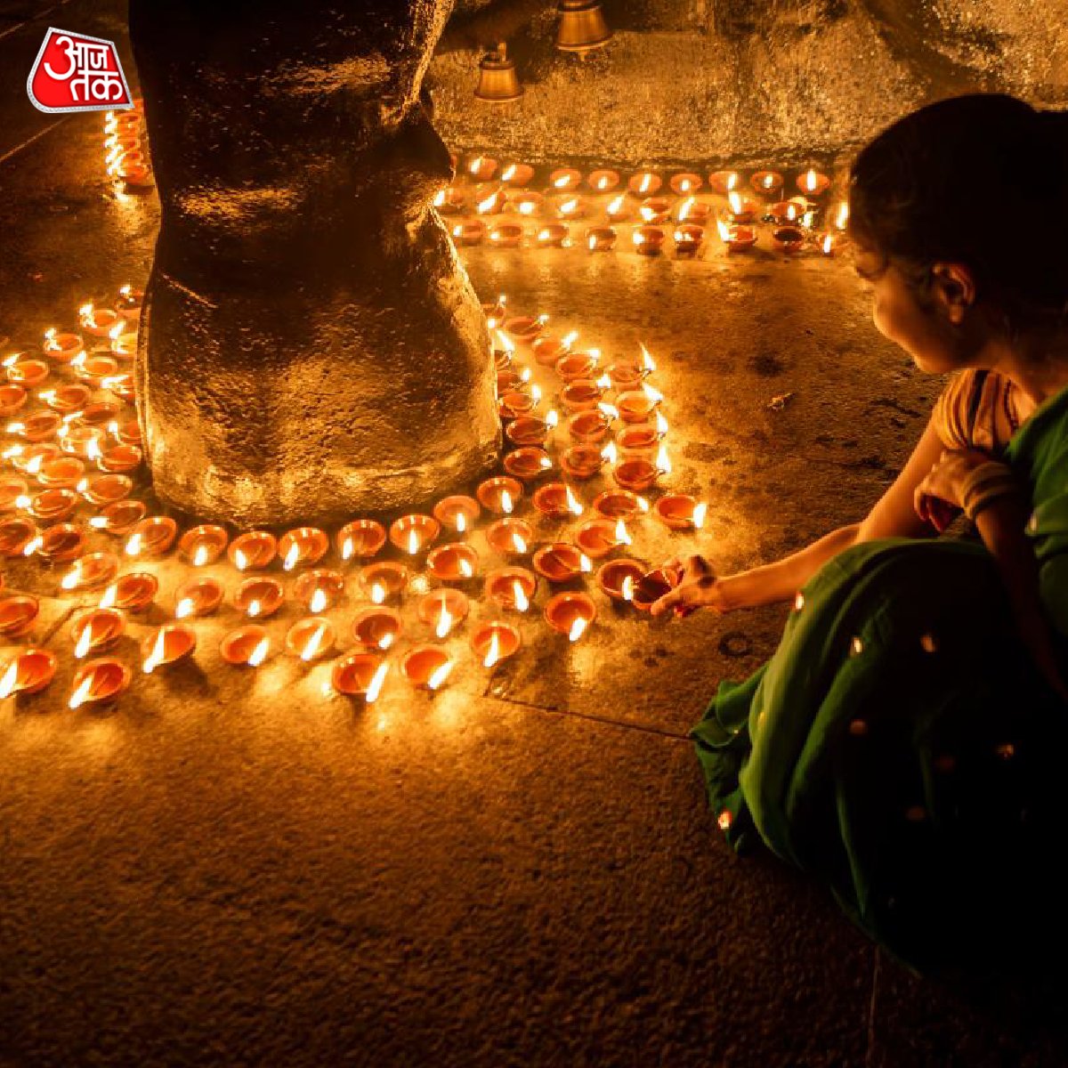 aajtak's tweet photo. कार्तिगई दीपम के त्योहार के अवसर पर, कोयंबटूर में ईशा आश्रम हजारों दीपों की रोशनी से जगमगा उठा।

#Kartigai #Coimbatore #IshaAshram #Shiv #Shiva https://t.co/75wNGApGu7
