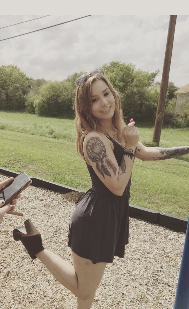 ASLICEOFBREAD94's tweet photo. I hope you made your birthday yesterday the best you could up there in heaven beautiful I miss you every single day that goes by! There’s never in a day of my life that I never think about you, I wish you were still here to get a chance to hear your voice again..I love you jacy❤️ https://t.co/Ar6pgEjAUW