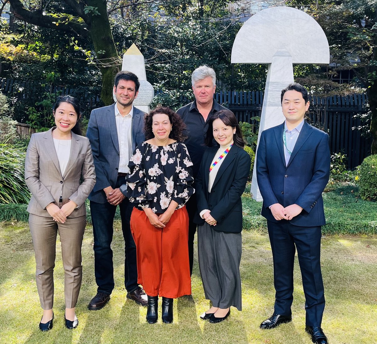 Fantastic to be in Japan with <a href="/DHoxley/">David Hoxley</a> and Dr Connie Darmanin delivering our #FARLabs outreach program. Thank you to Takako-san from <a href="/DJSIR/">HEXSIR</a> and Tomoya-san from <a href="/Austrade/">Austrade</a> for the opportunity to discuss <a href="/latrobe/">La Trobe University</a> University outreach at the Australian Embassy in Tokyo 👇👇

<a href="/LIMSLTU/">La Trobe Institute for Molecular Science</a>