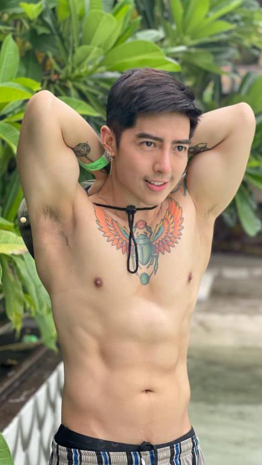 wsharly's tweet photo. TG: DEZZEN PUNZALAN | Pinoy 🇵🇭 🔥 (1/2)

https://t.co/ZWYFqKZcc3 https://t.co/7ACniGl4RM
