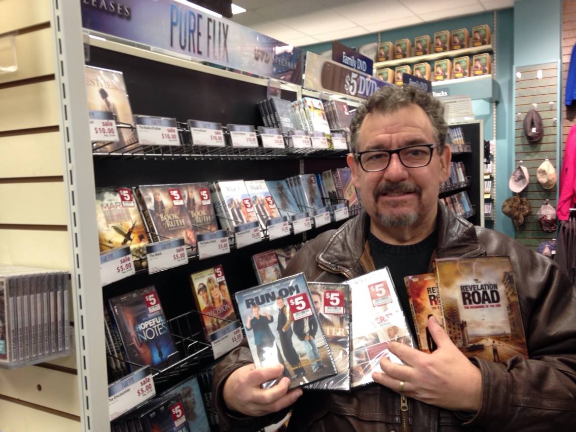 SeanPaulMurphy's tweet photo. I miss the #lifeway bookstores. They used to carry a lot of my pictures. https://t.co/BZj1SUp3bJ
