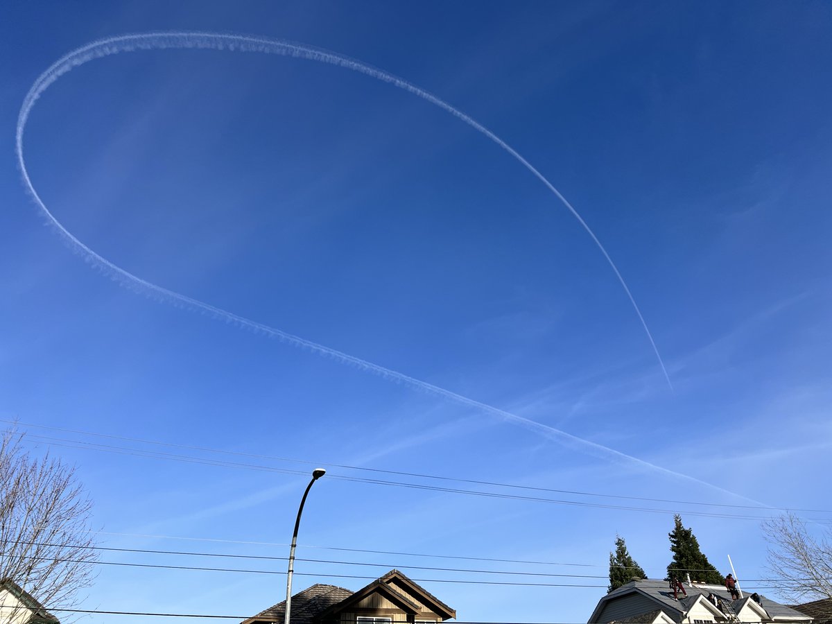 @RyanVoutilainen @WestJet @FlyYCD #YCD #YCDwx #Contrail as seen from Langley.