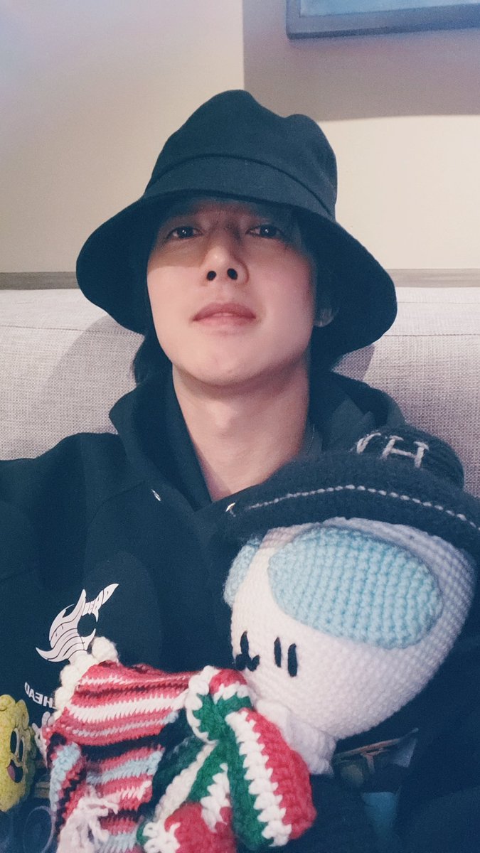 khj_heneciatwt's tweet image. I pray that you’ll feel my sincere heart through this love song. I will always be with you through my music, so sit back, relax, and enjoy the show. 

Thank you for your love and support always. I love you all! 

#ILOVEYOUALL #HENECIA