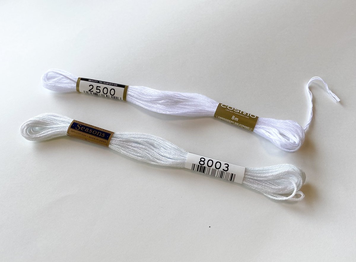 bunny212azy's tweet image. COSMOの刺繍糸はグラデーションの糸が豊富なんですが、その中でもパッと見は白に見えるけどよく見ると淡〜い多色グラデになってる8003番が絶妙な色で使いやすいです。
普通の白より浮かずに馴染みがいいけどくすみがなく澄んでいて、ぬいぐるみのお顔だと白目のところにおすすめ👀